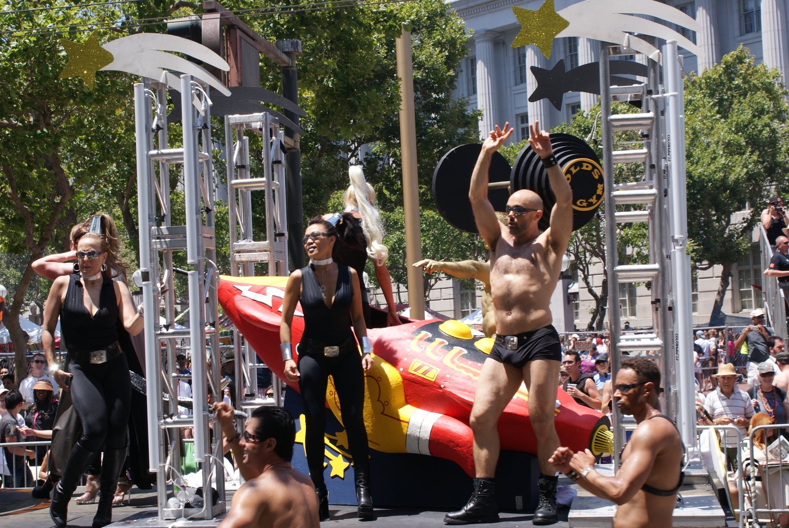 Гей парад в Сан-Франциско - ElevenRoute.